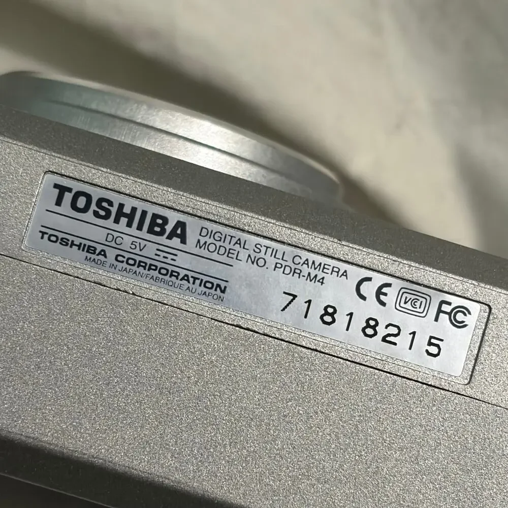 Vtg Toshiba PDR-M4 2.1 Megapixel Digital Still Camera Bundle Silver Working